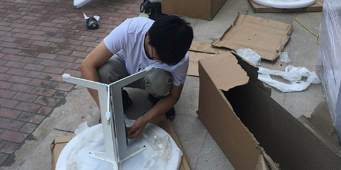 昆山智贤达办公家具的售后伙伴们礼拜天竟然还在忙！